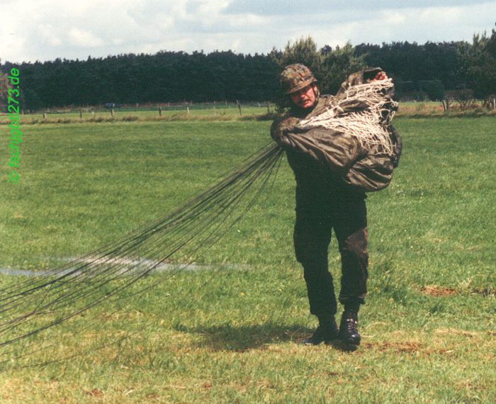 Fallschirmsprung aus Transportflugzeug C160 Transall