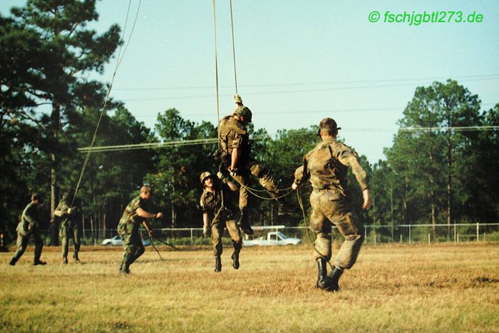 4. FschJgBtl 273 1989 USA Camp Blanding fast roping