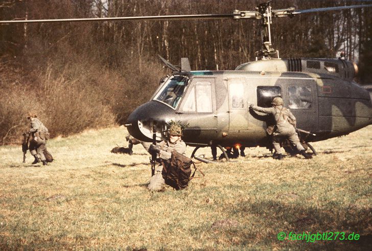 Luftlandeübungen mit Bell UH-1D