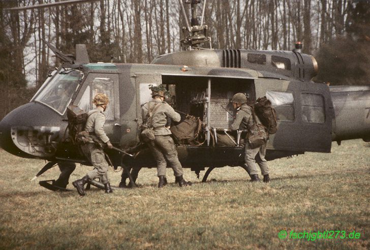 Luftlandeübungen mit Bell UH-1D