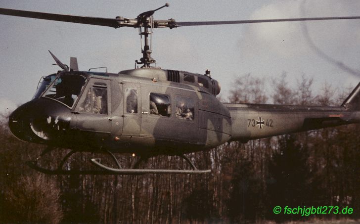 Luftlandeübungen mit Bell UH-1D