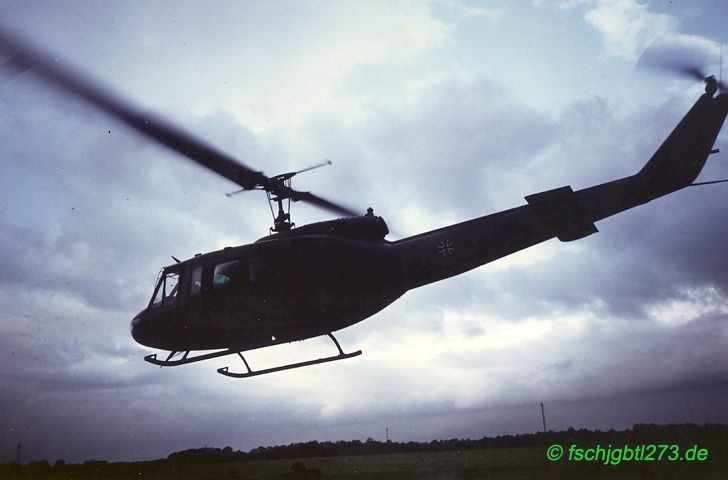 Luftlandeübungen mit Bell UH-1D