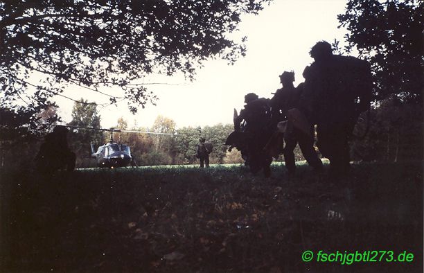 Luftlandeübungen mit Bell UH-1D